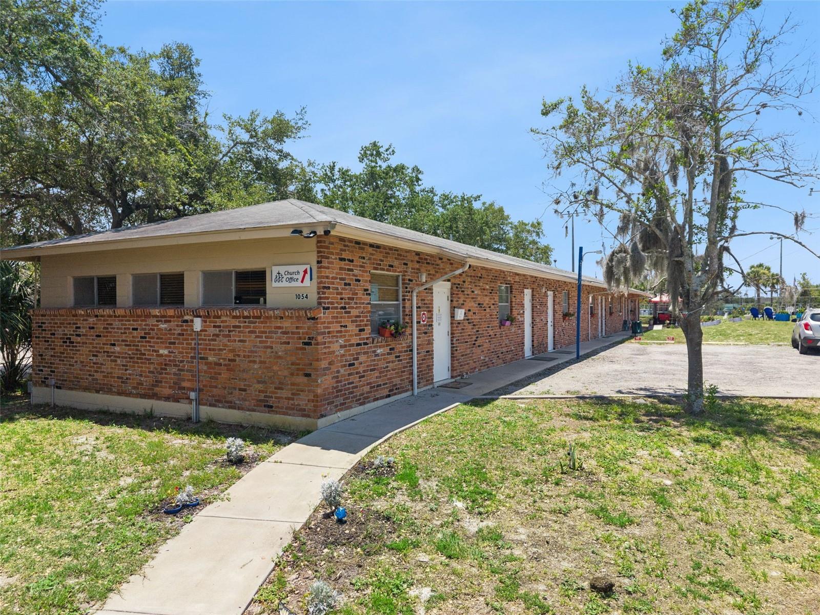 MASON & CARSWELLS HOLLY HILL - Commercial Sale
