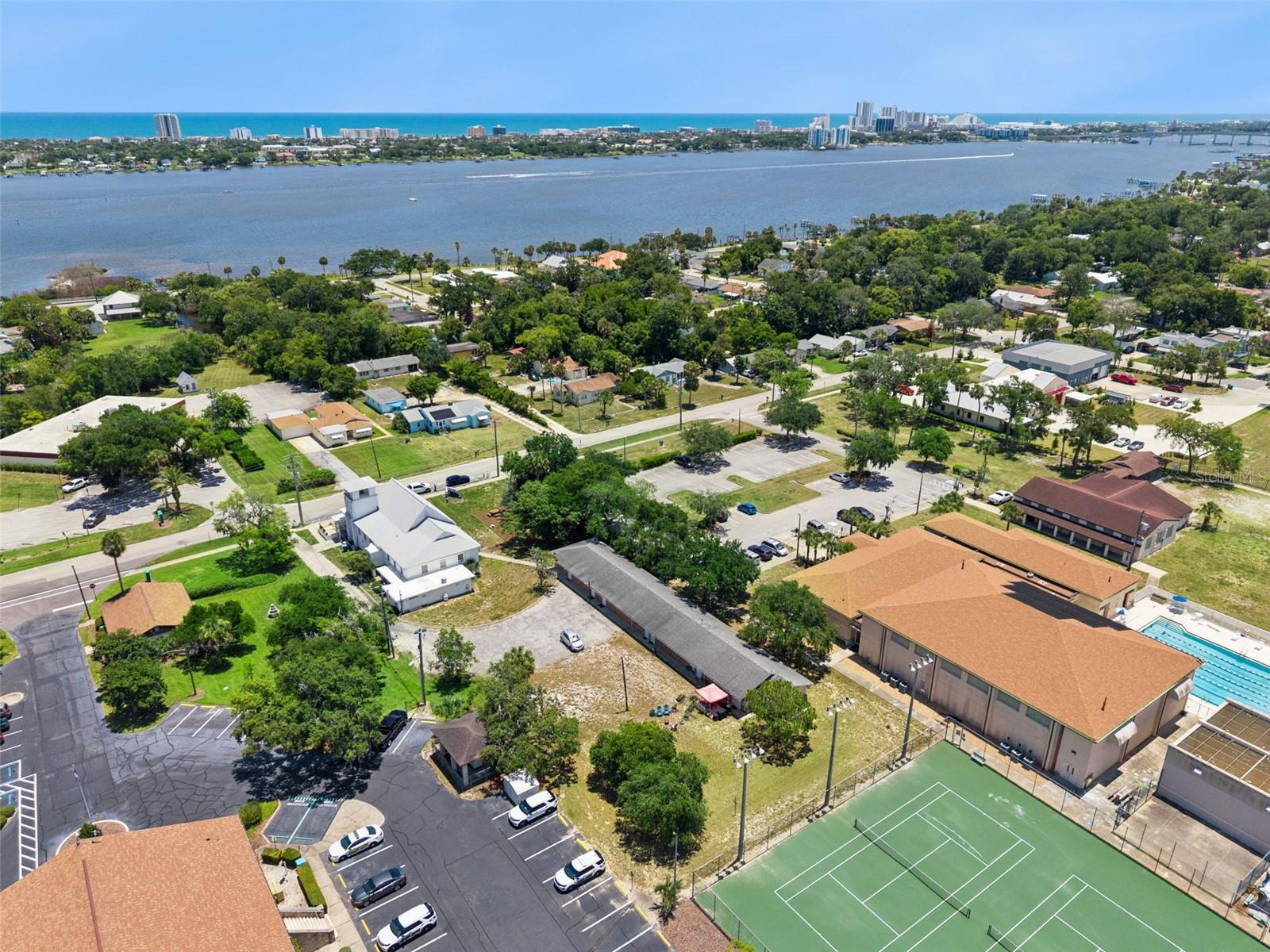 MASON & CARSWELLS HOLLY HILL - Commercial Sale