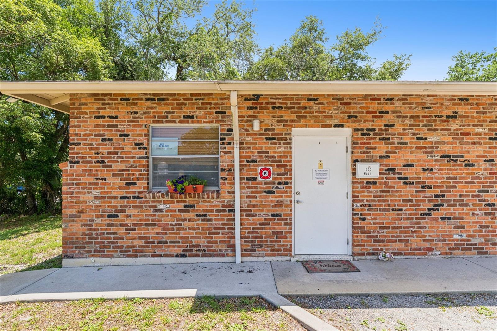 MASON & CARSWELLS HOLLY HILL - Commercial Sale