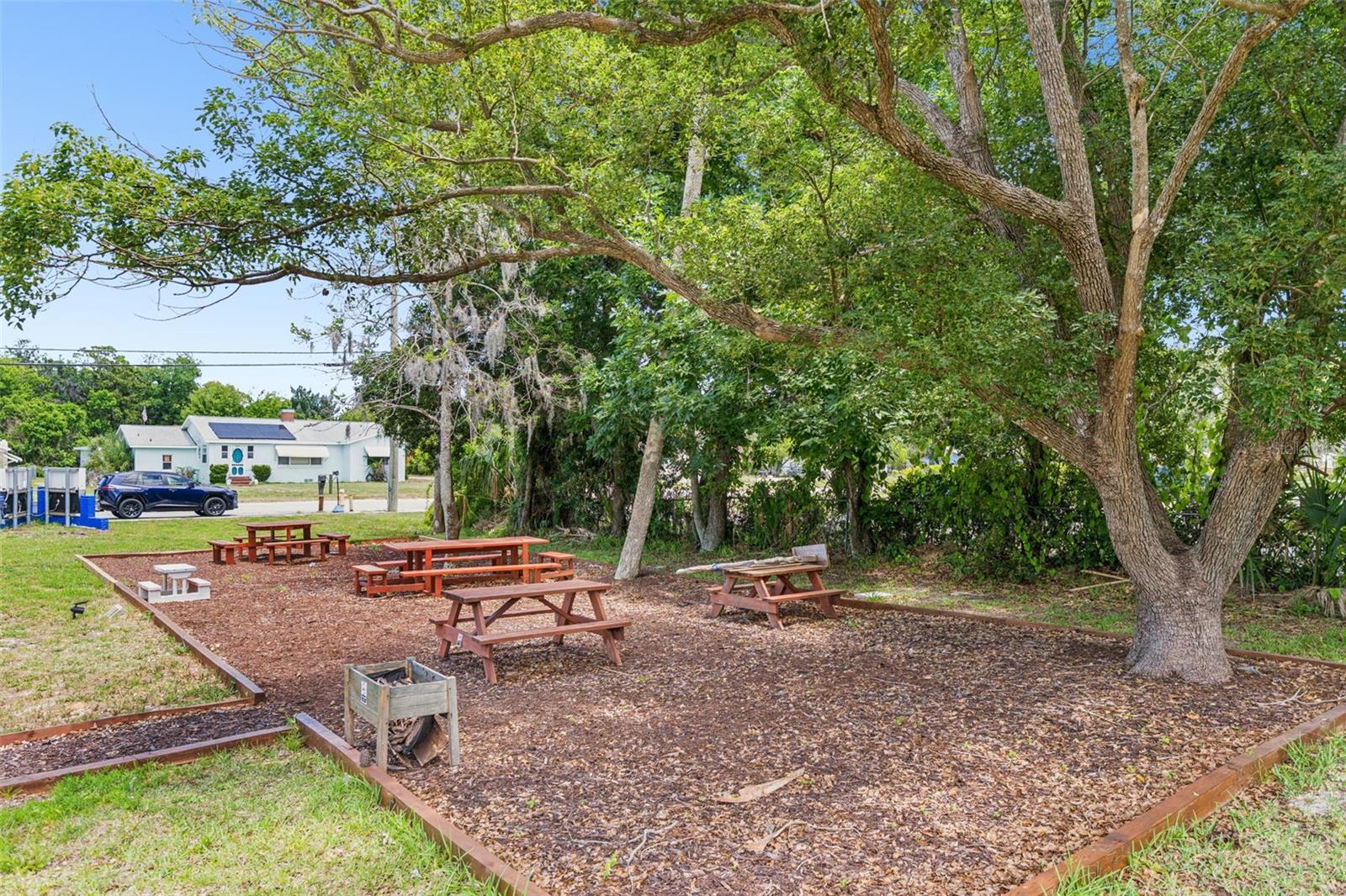 MASON & CARSWELLS HOLLY HILL - Commercial Sale