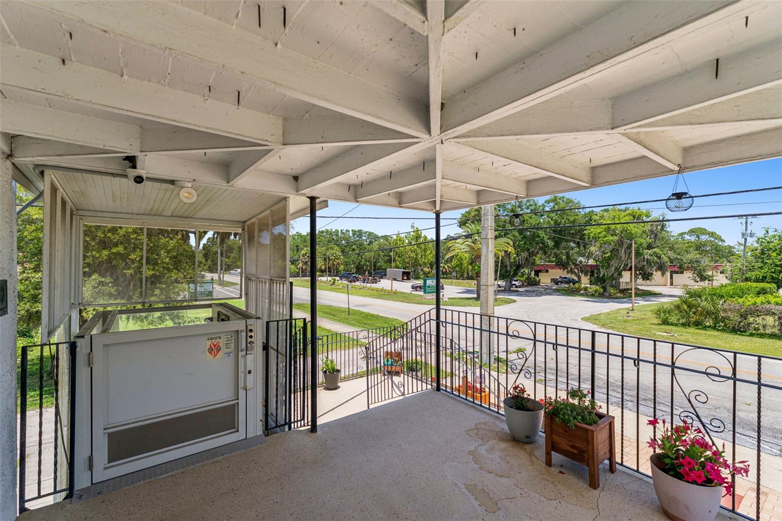 MASON & CARSWELLS HOLLY HILL - Commercial Sale