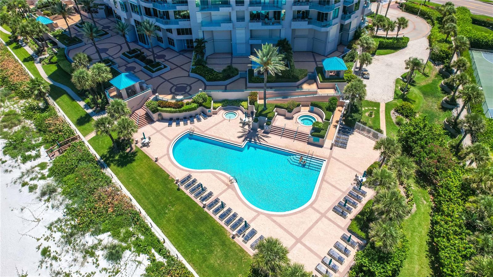 ULTIMAR THREE CONDO - Residential