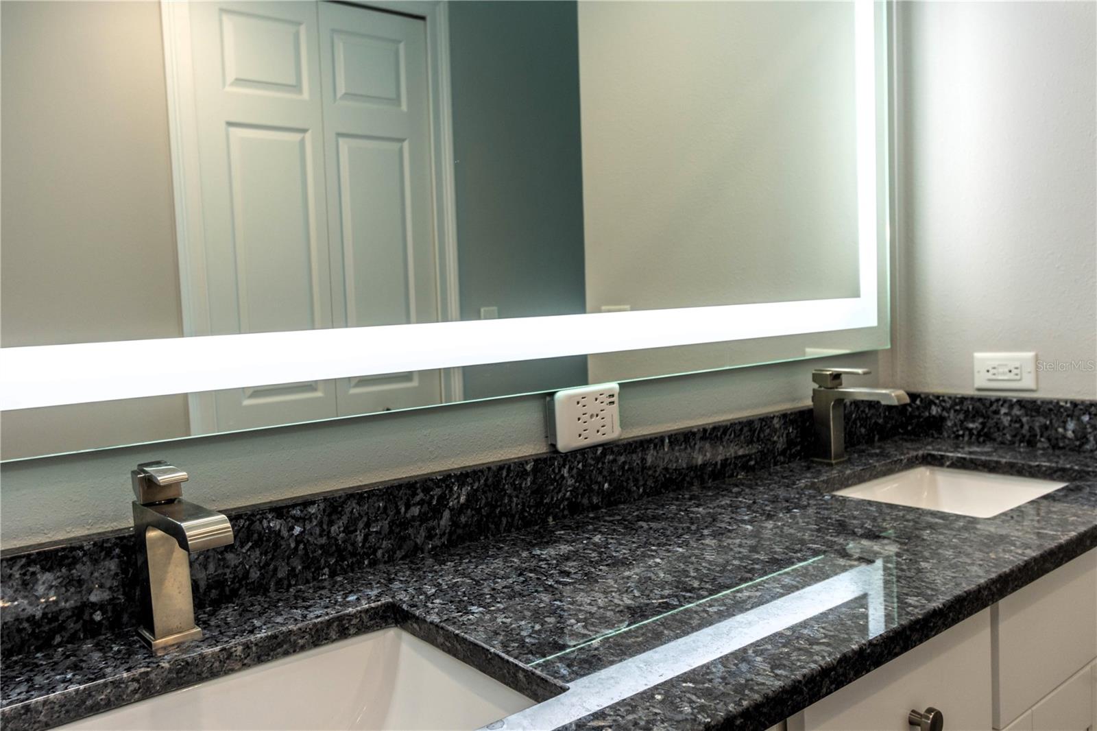 ULTIMAR THREE CONDO - Residential