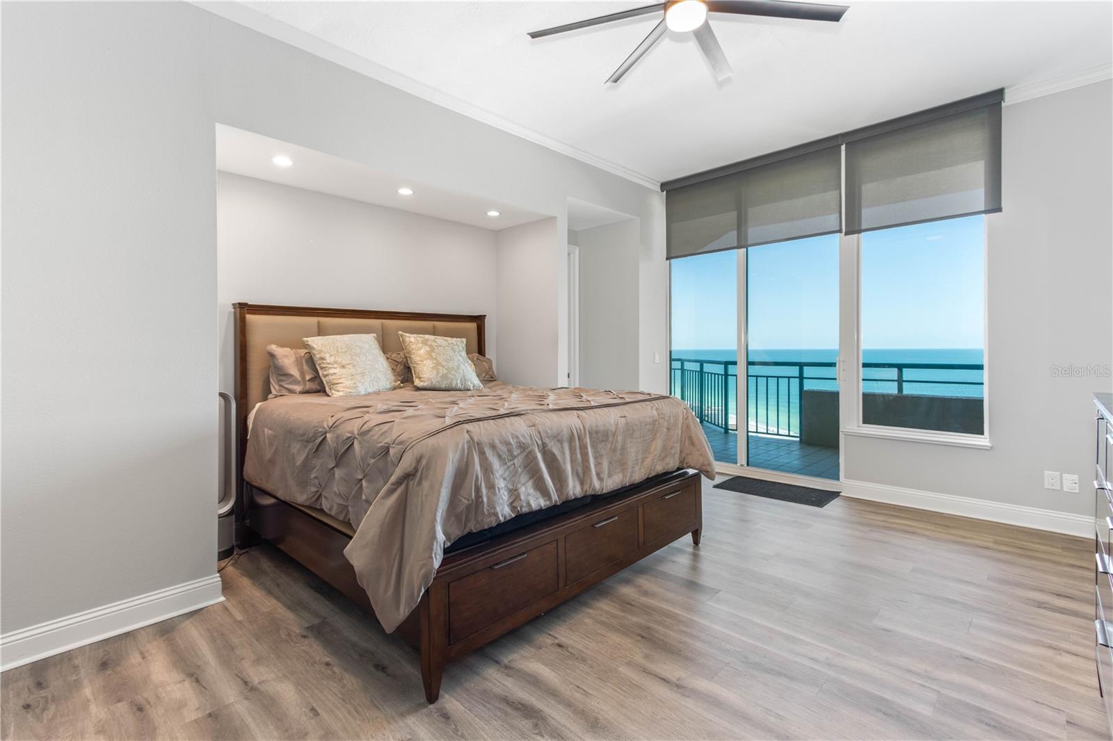 ULTIMAR THREE CONDO - Residential