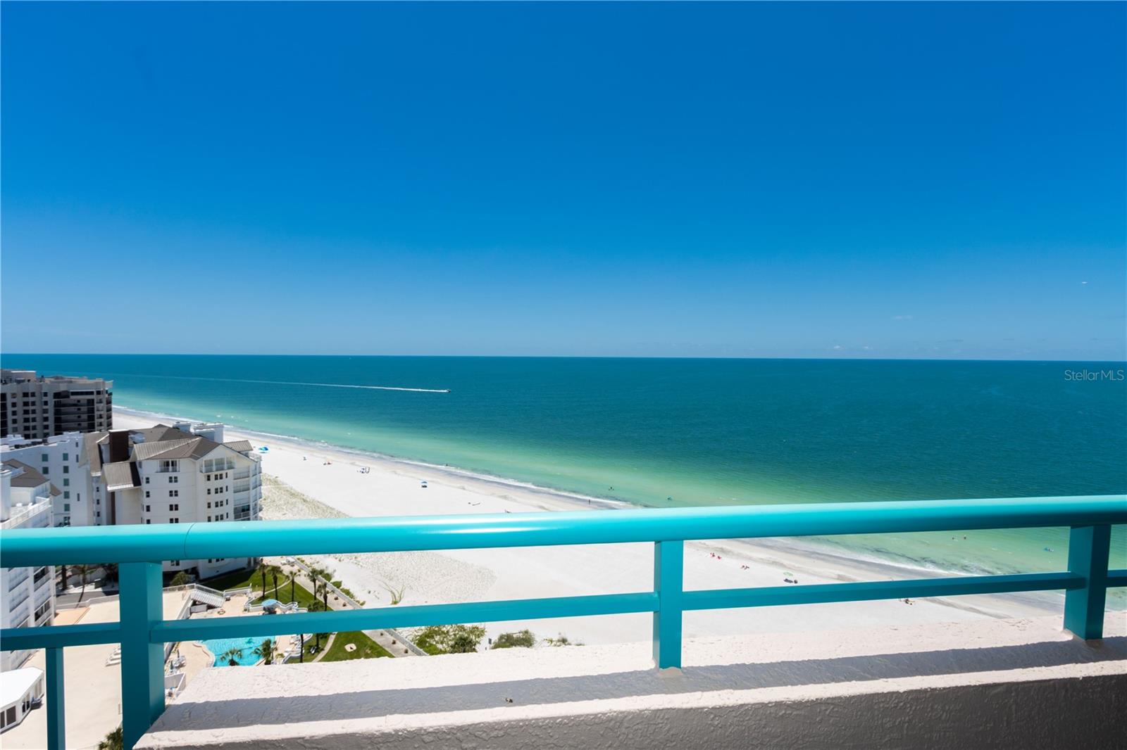ULTIMAR THREE CONDO - Residential