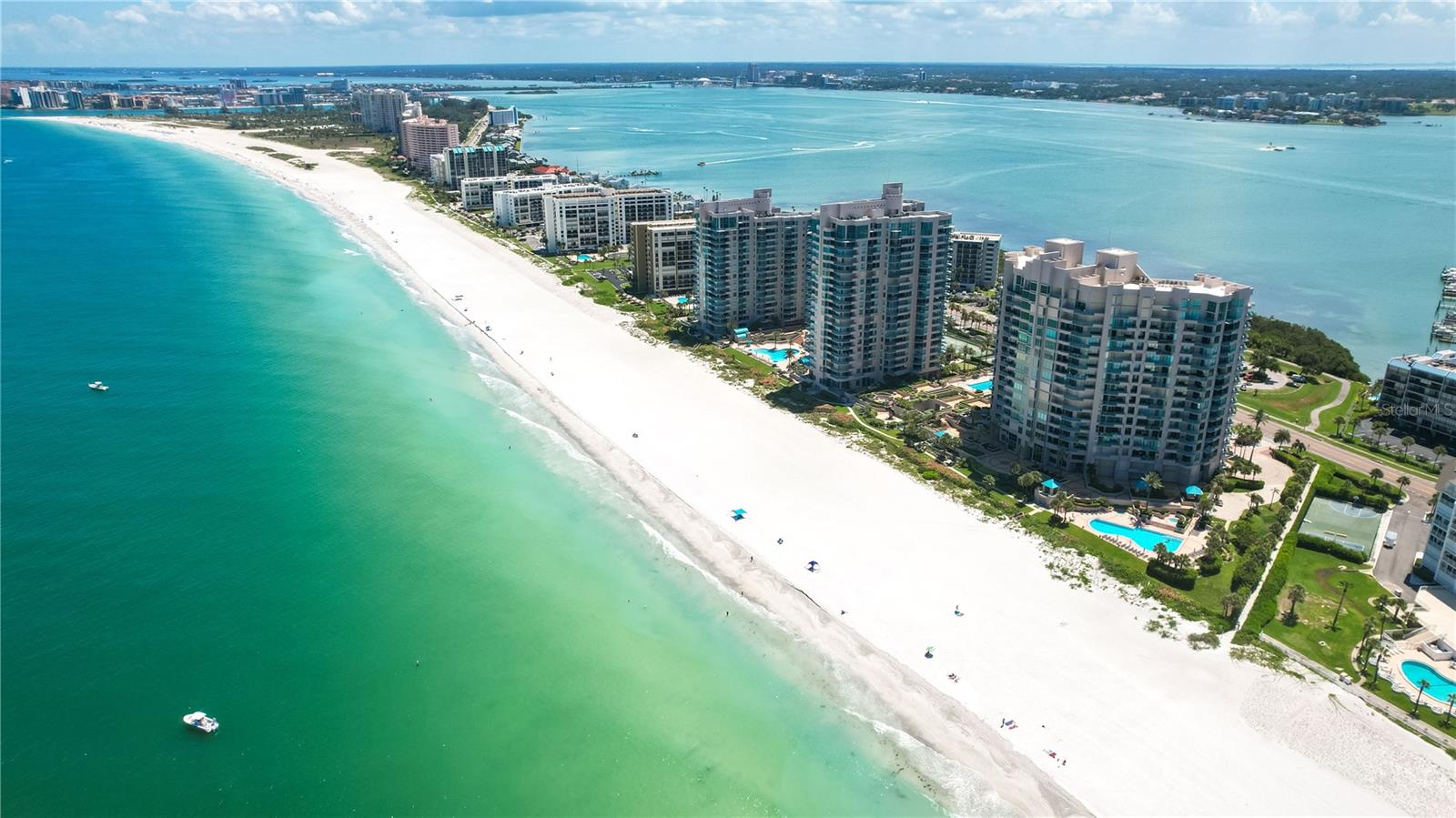 ULTIMAR THREE CONDO - Residential