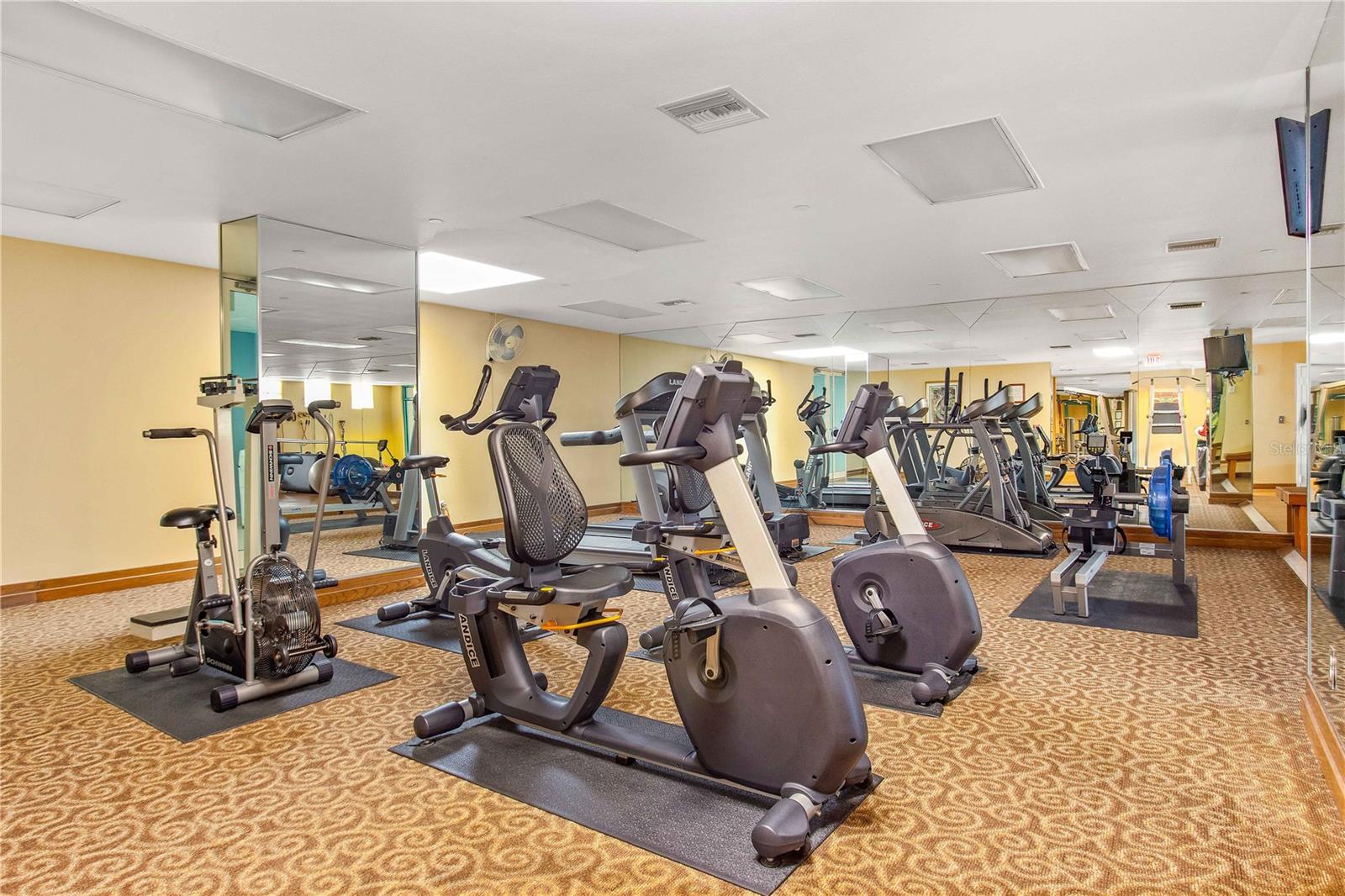 ULTIMAR THREE CONDO - Residential