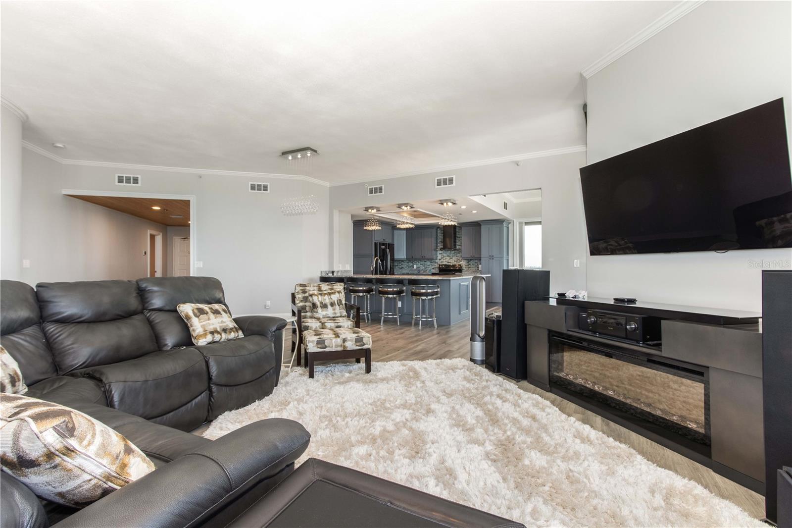 ULTIMAR THREE CONDO - Residential