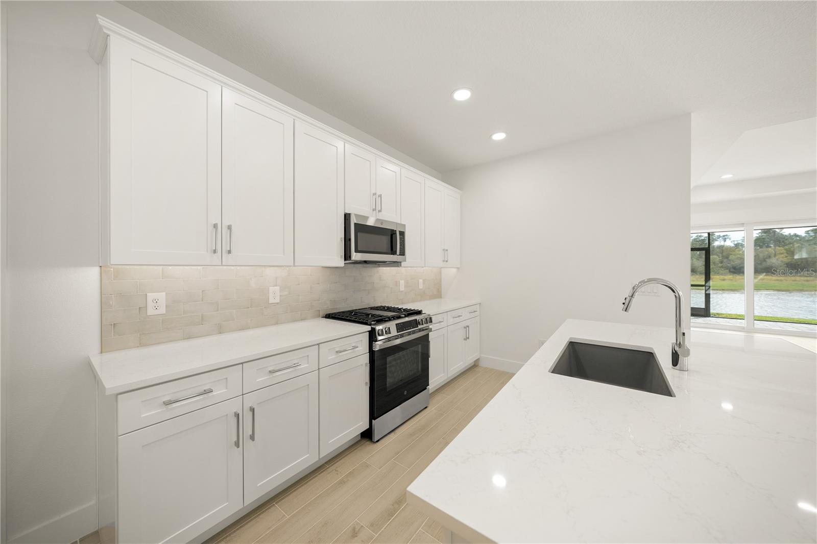 SHELLSTONE AT WATERSIDE - Residential
