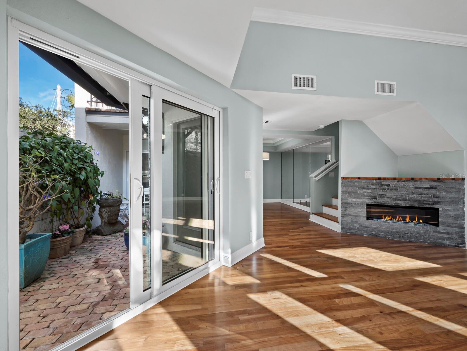 LIBRARY MEWS - Residential
