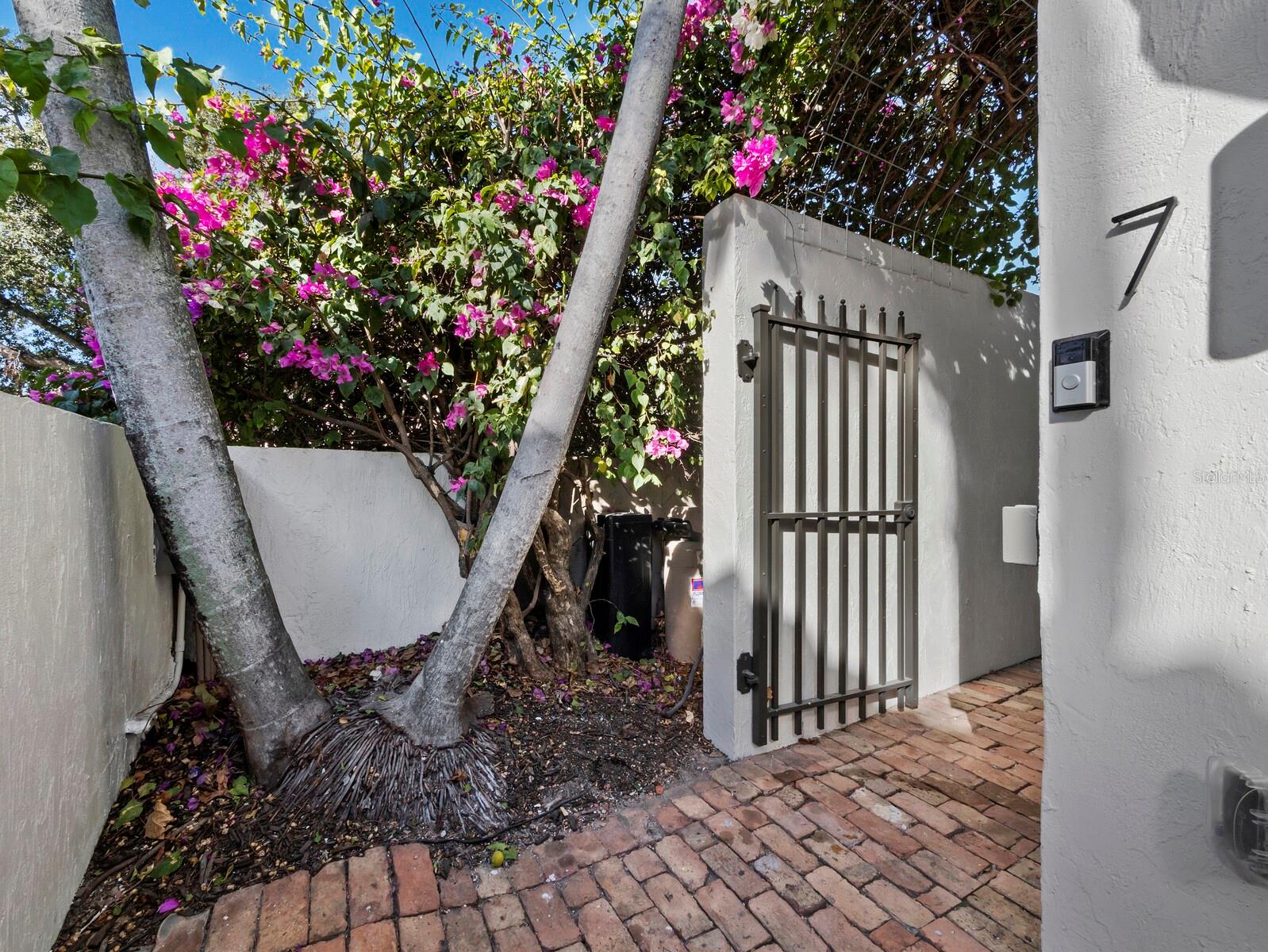 LIBRARY MEWS - Residential