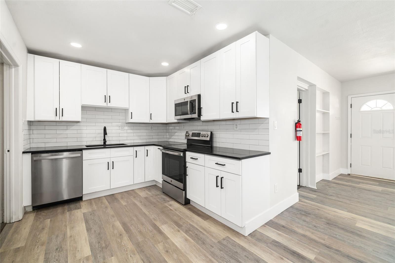 SUNNY LAWN ESTATES - Residential Lease