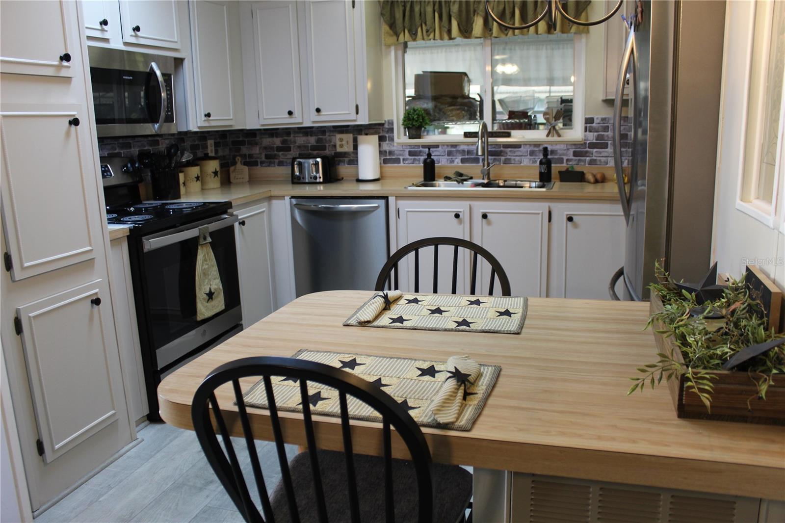 TWIN FOUNTAINS INC A CONDO MHP - Residential