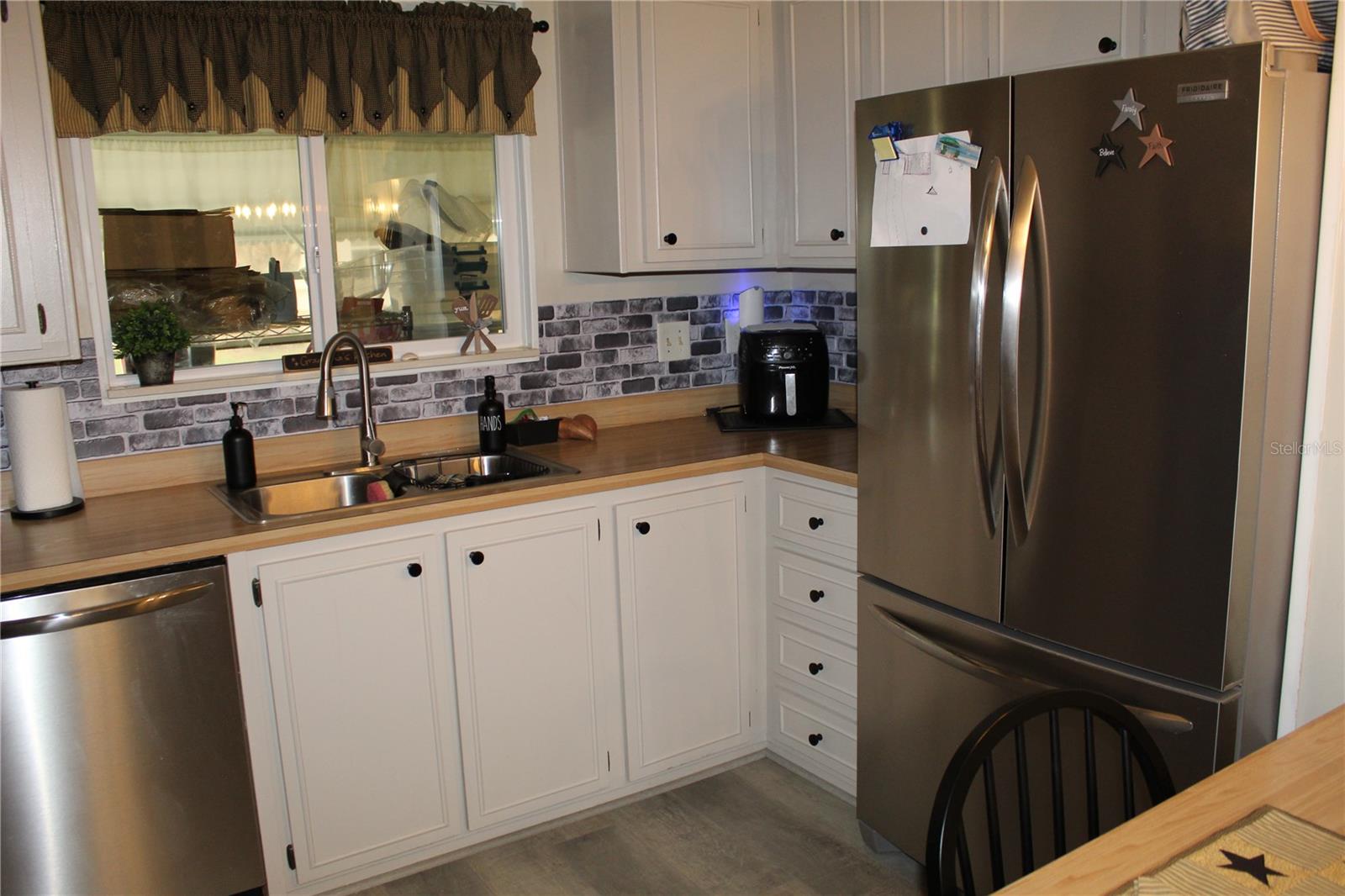 TWIN FOUNTAINS INC A CONDO MHP - Residential