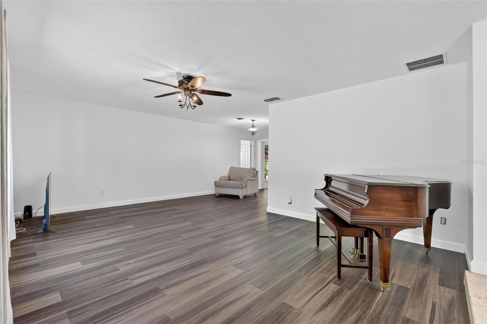 INDIAN HILLS - Residential