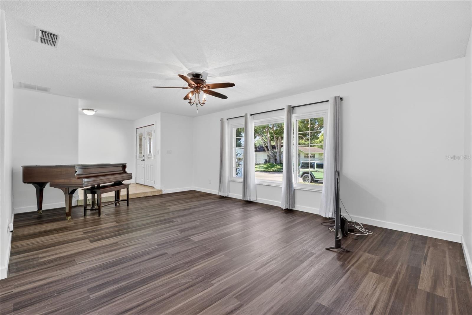 INDIAN HILLS - Residential