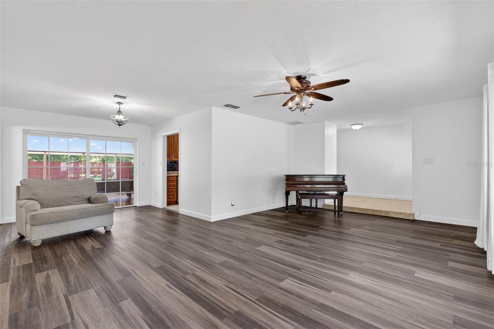 INDIAN HILLS - Residential