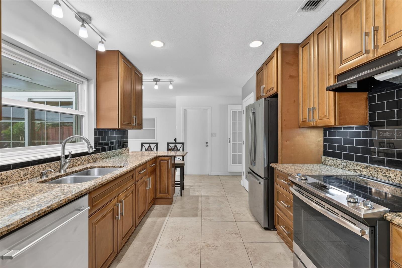 INDIAN HILLS - Residential