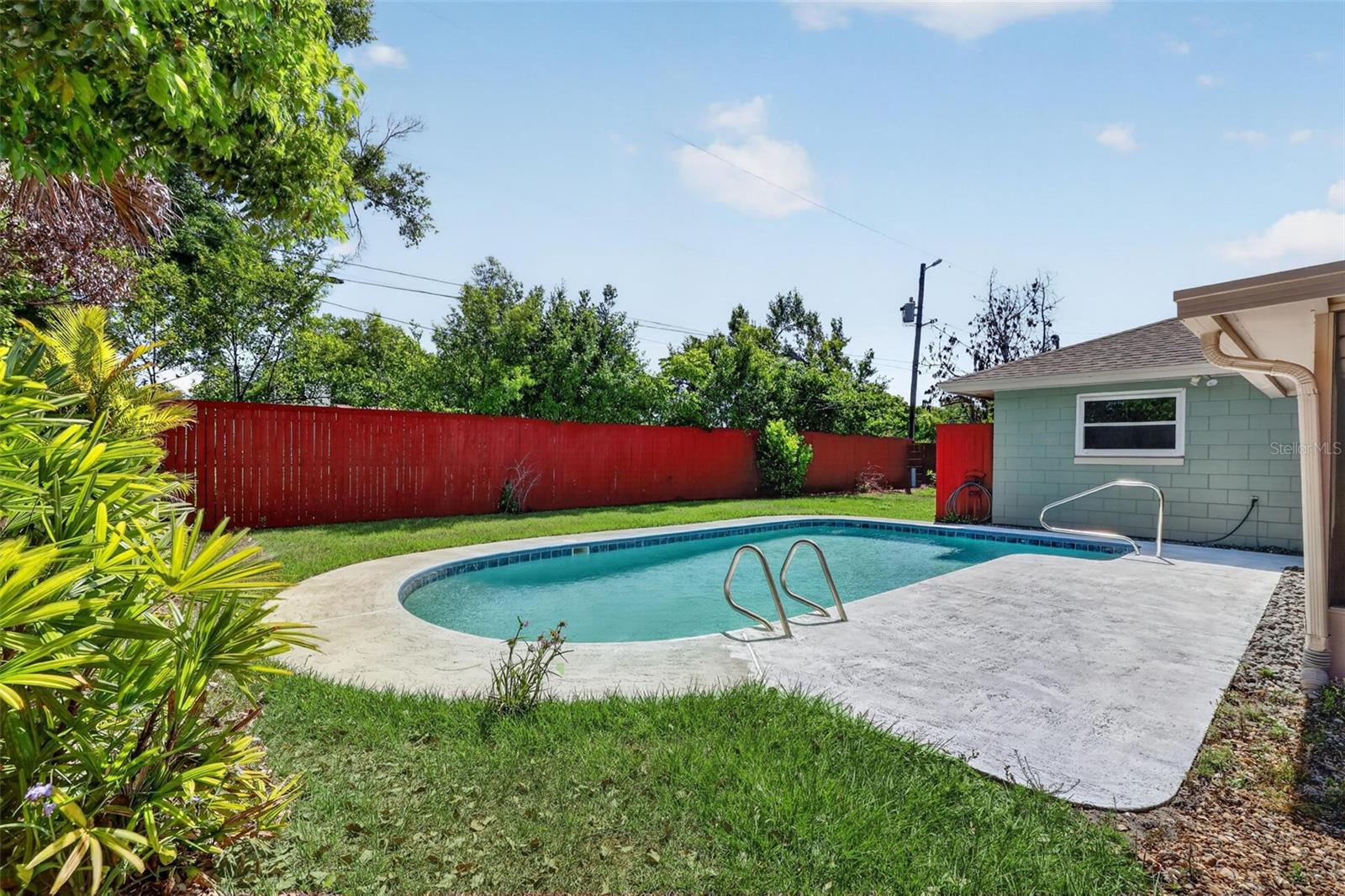 INDIAN HILLS - Residential