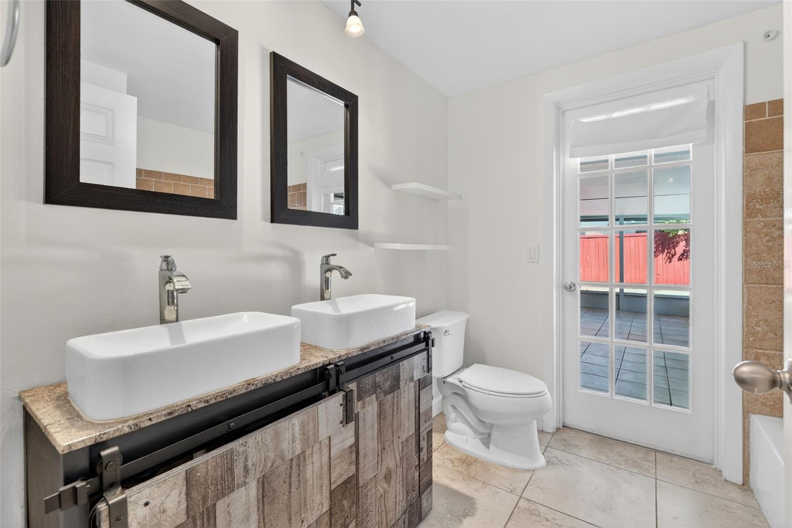 INDIAN HILLS - Residential