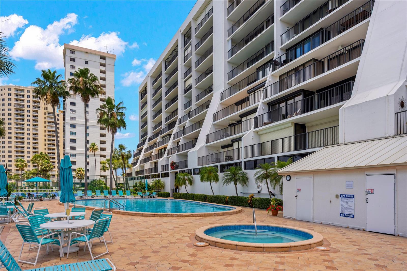 LANDMARK TOWERS 2 - Residential