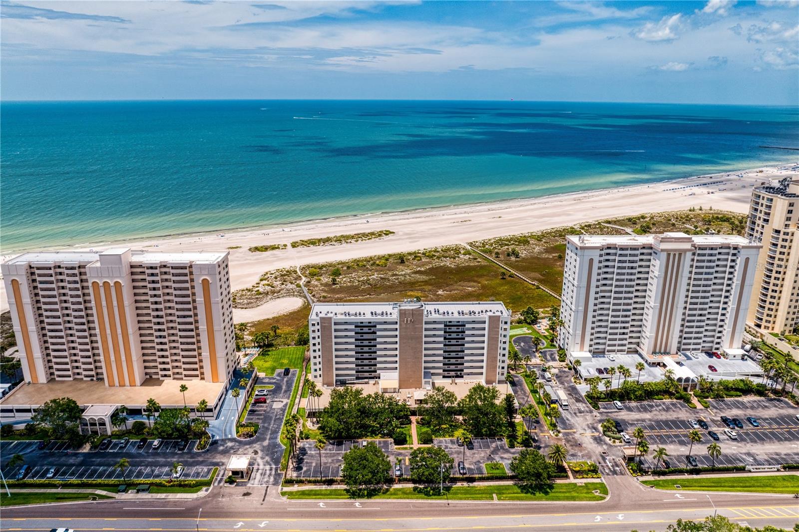 LANDMARK TOWERS 2 - Residential