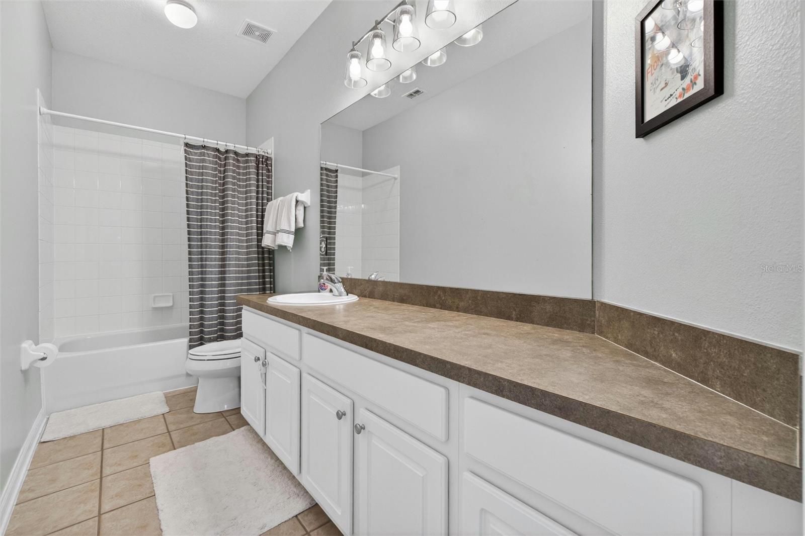 CELEBRATION EAST VILLAGE UNIT 04 - Residential