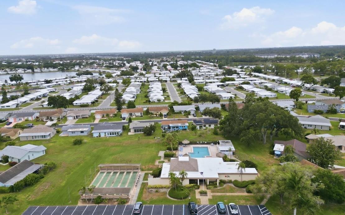 LAKES UNIT I THE - Residential