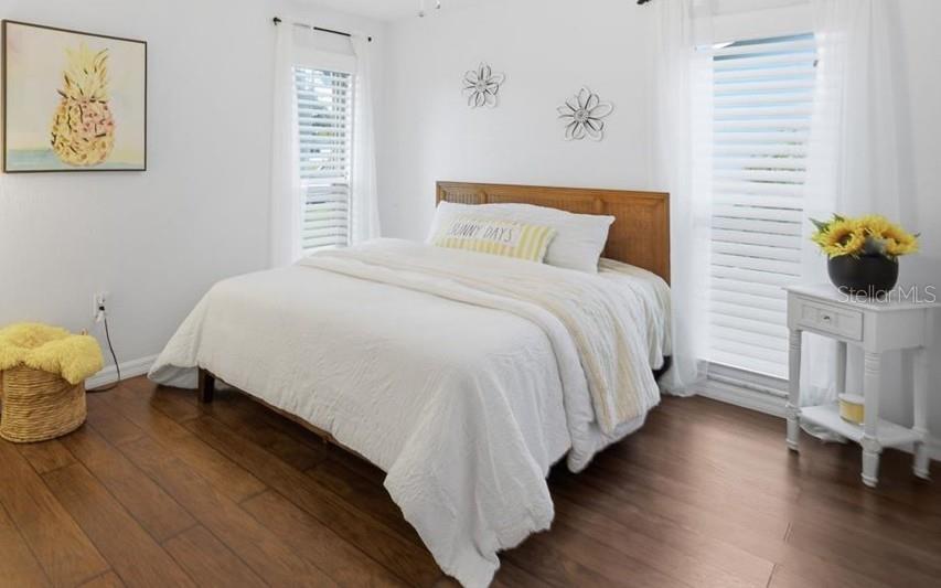 LAKES UNIT I THE - Residential
