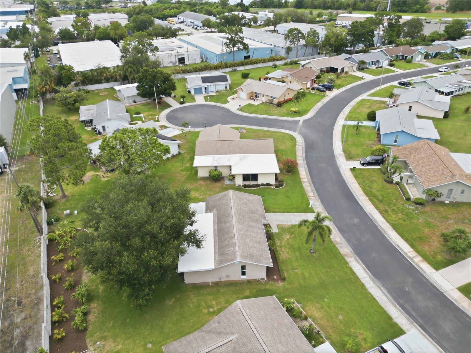 LAKES UNIT I THE - Residential