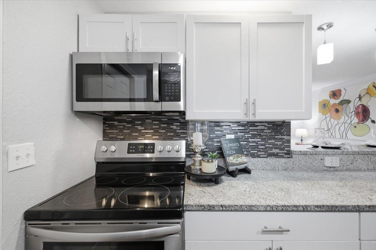 LAKES UNIT I THE - Residential