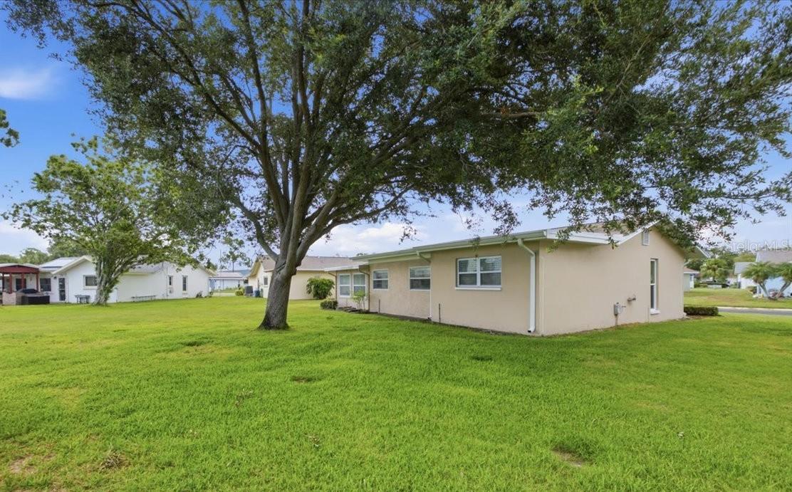 LAKES UNIT I THE - Residential