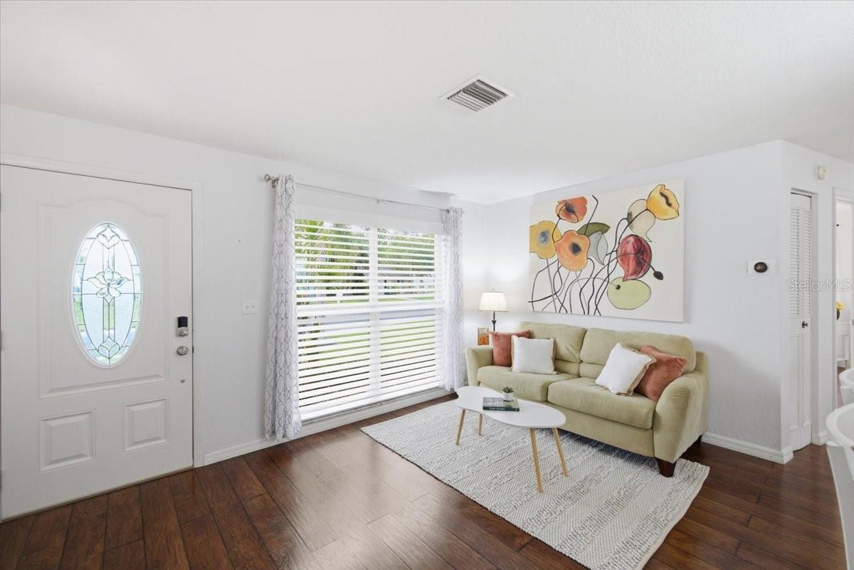 LAKES UNIT I THE - Residential