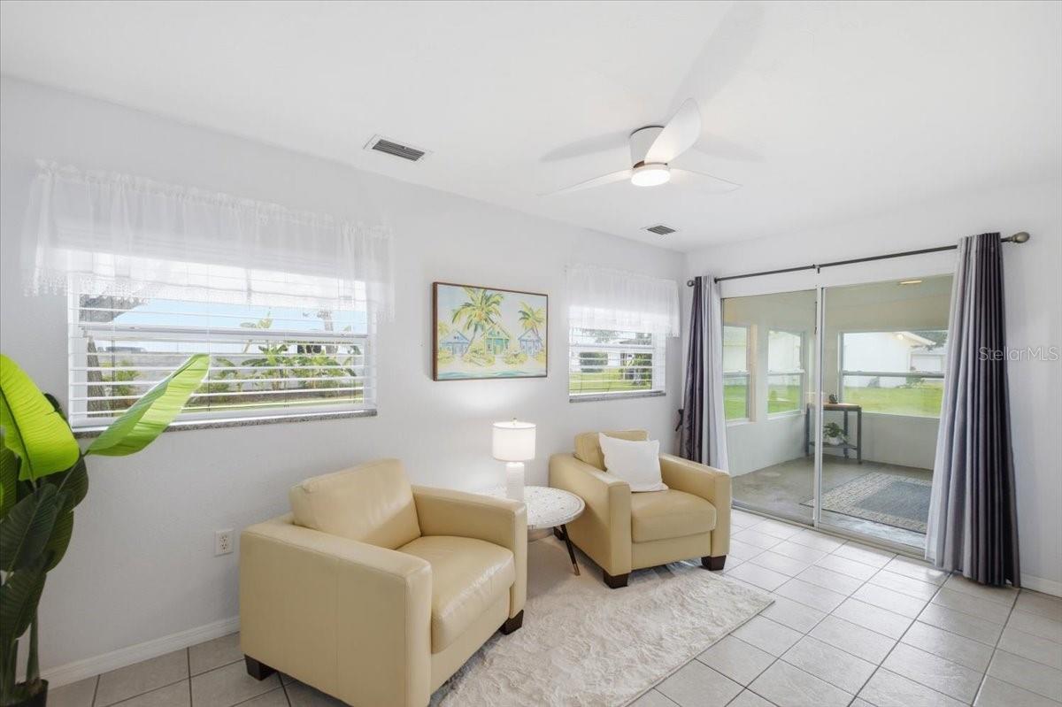 LAKES UNIT I THE - Residential