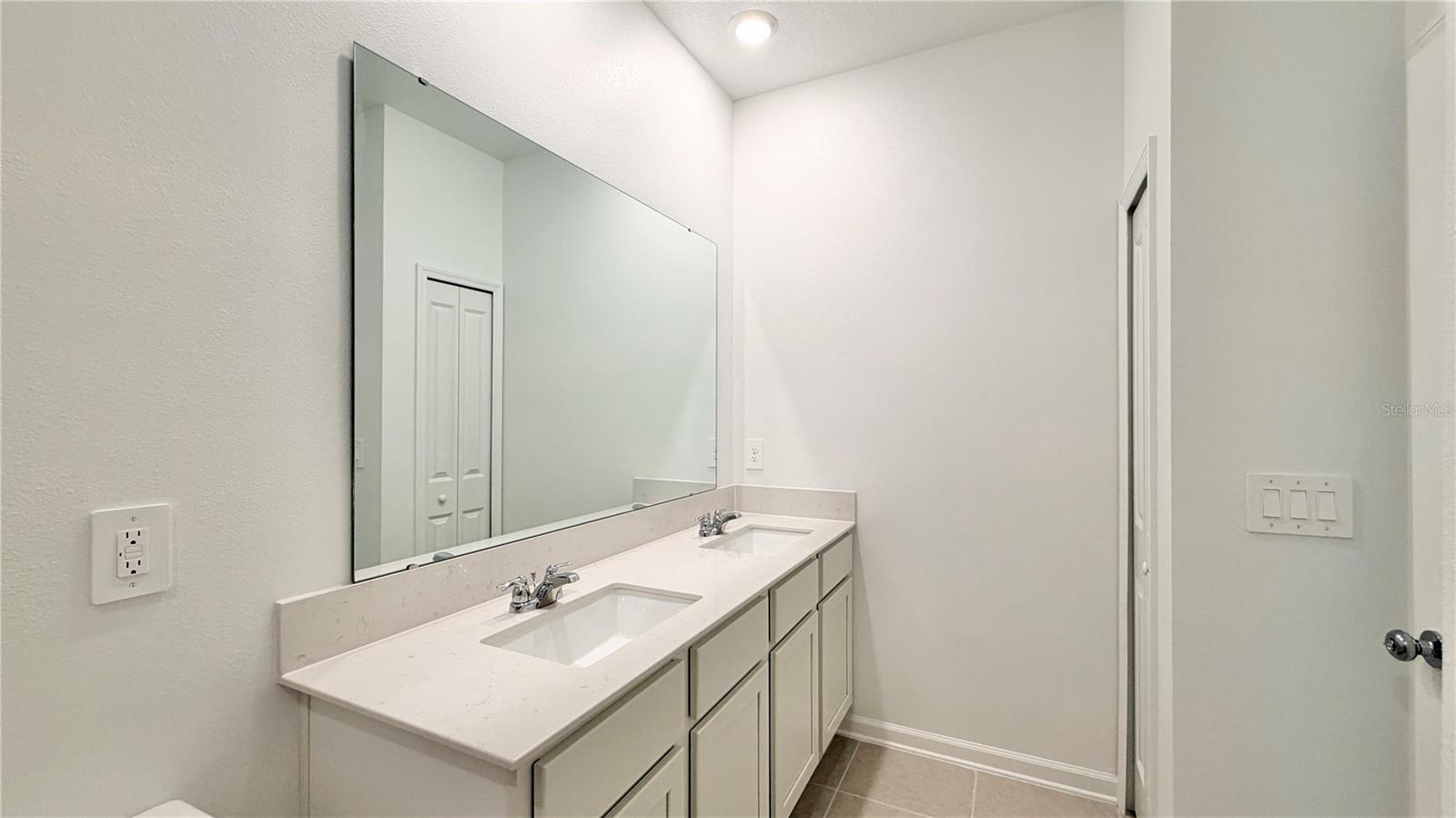 CROSSWINDS 50'S - Residential Lease