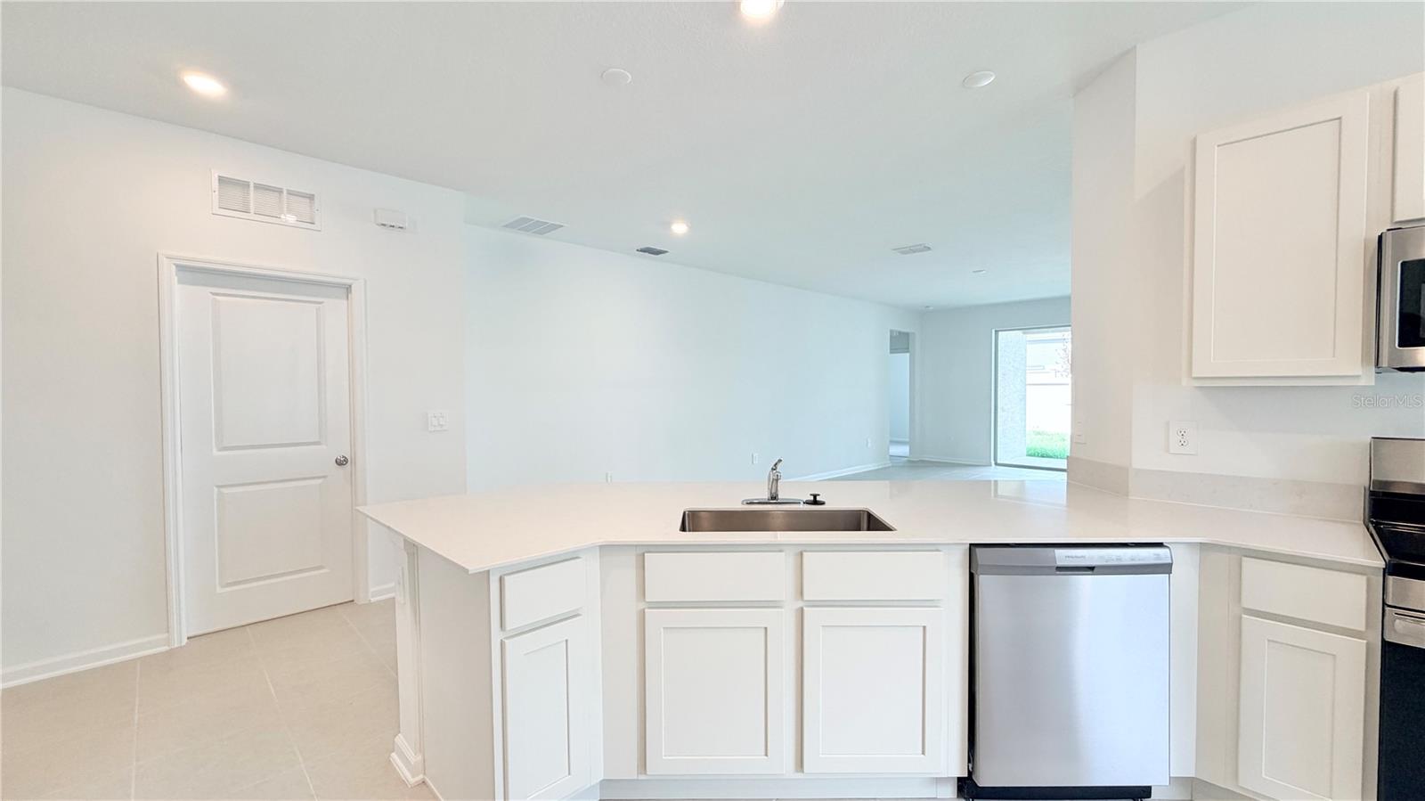 CROSSWINDS 50'S - Residential Lease