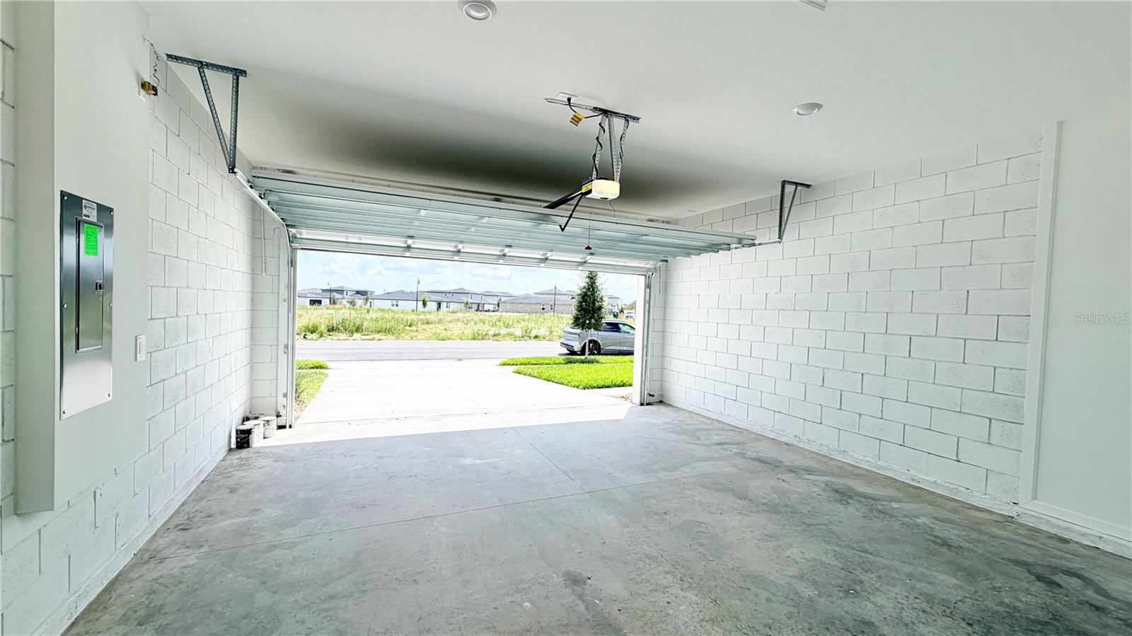 CROSSWINDS 50'S - Residential Lease