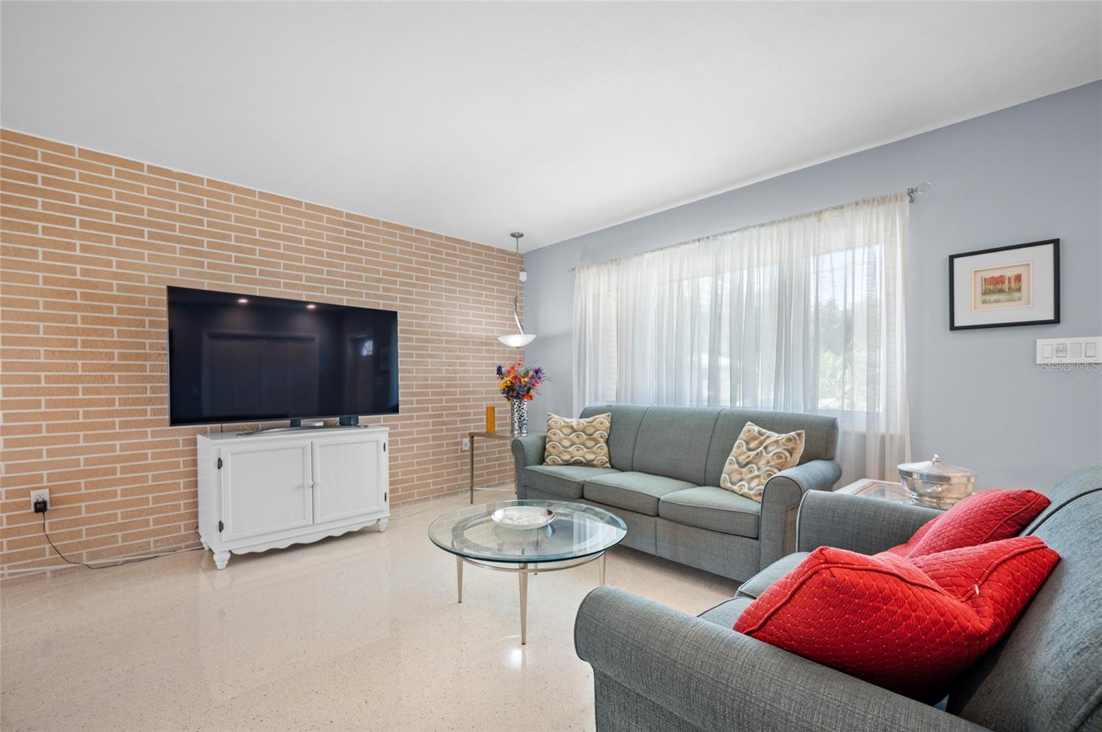 VENICE GARDENS - Residential