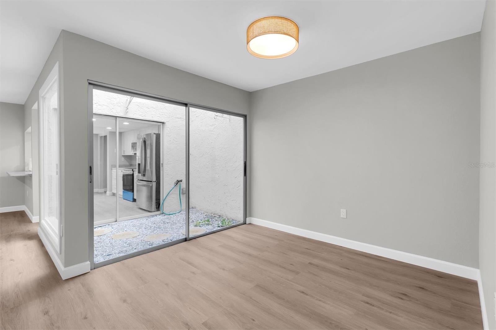 CHATEAU VILLAGE CONDO 01 - Residential