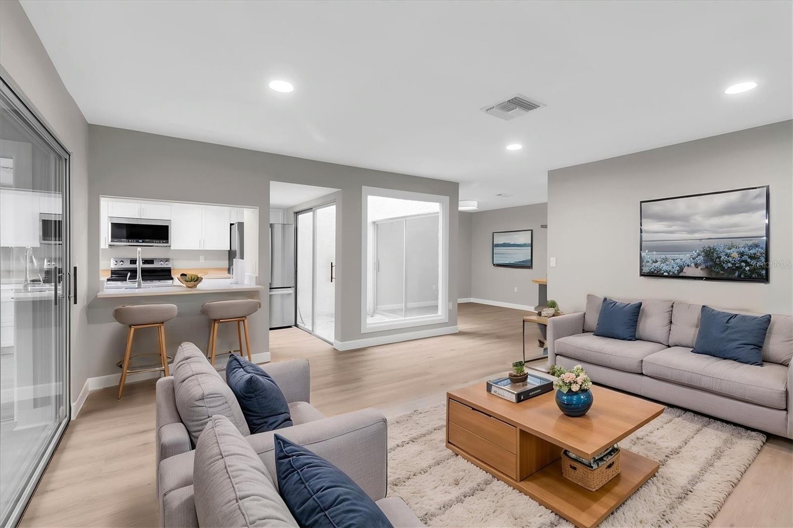 CHATEAU VILLAGE CONDO 01 - Residential