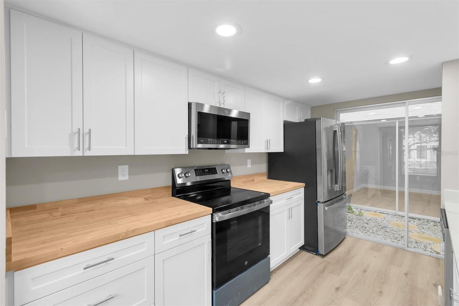 CHATEAU VILLAGE CONDO 01 - Residential