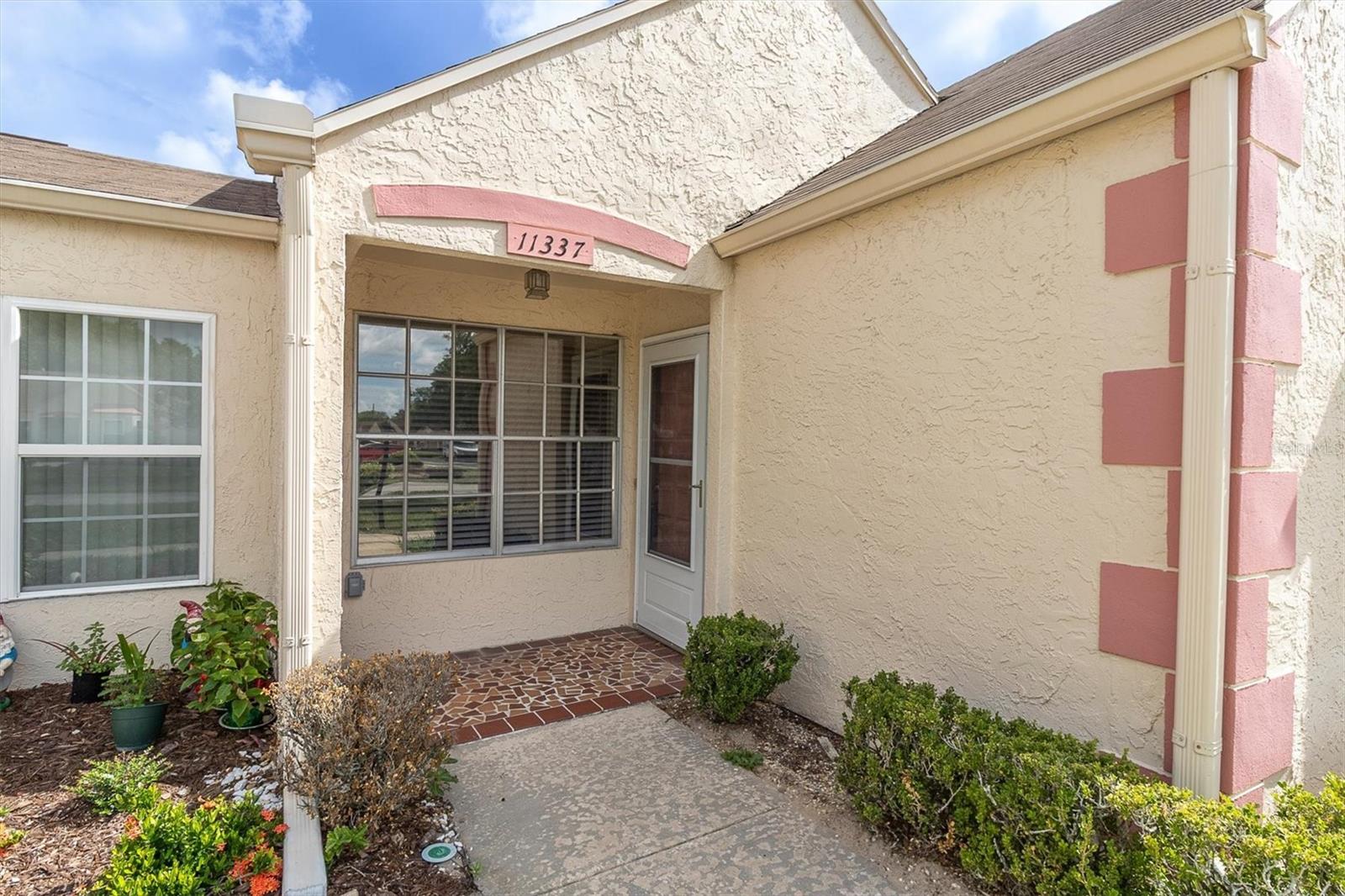 CHATEAU VILLAGE CONDO 01 - Residential