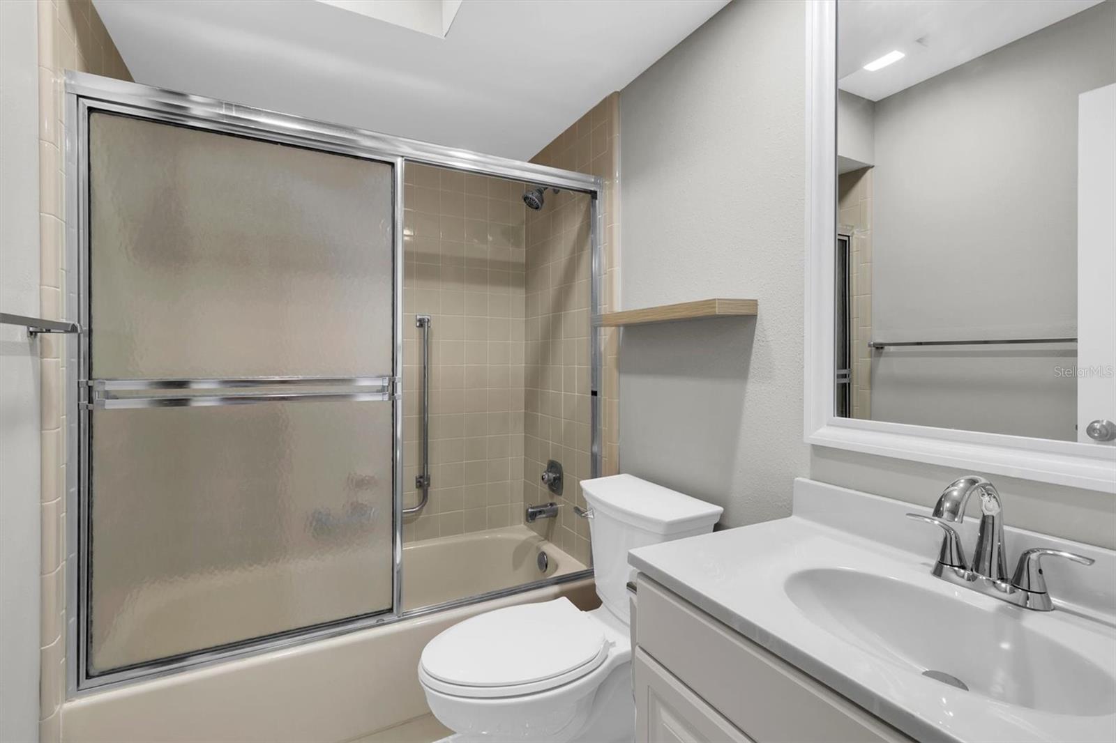 CHATEAU VILLAGE CONDO 01 - Residential