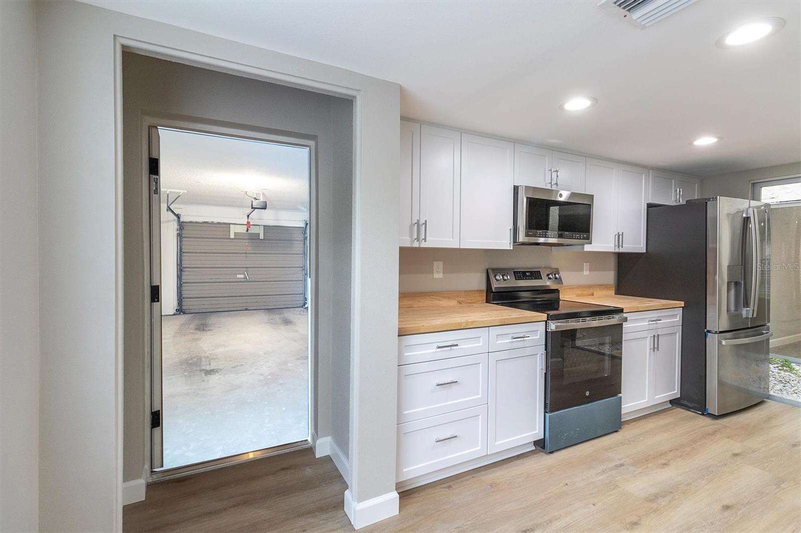 CHATEAU VILLAGE CONDO 01 - Residential