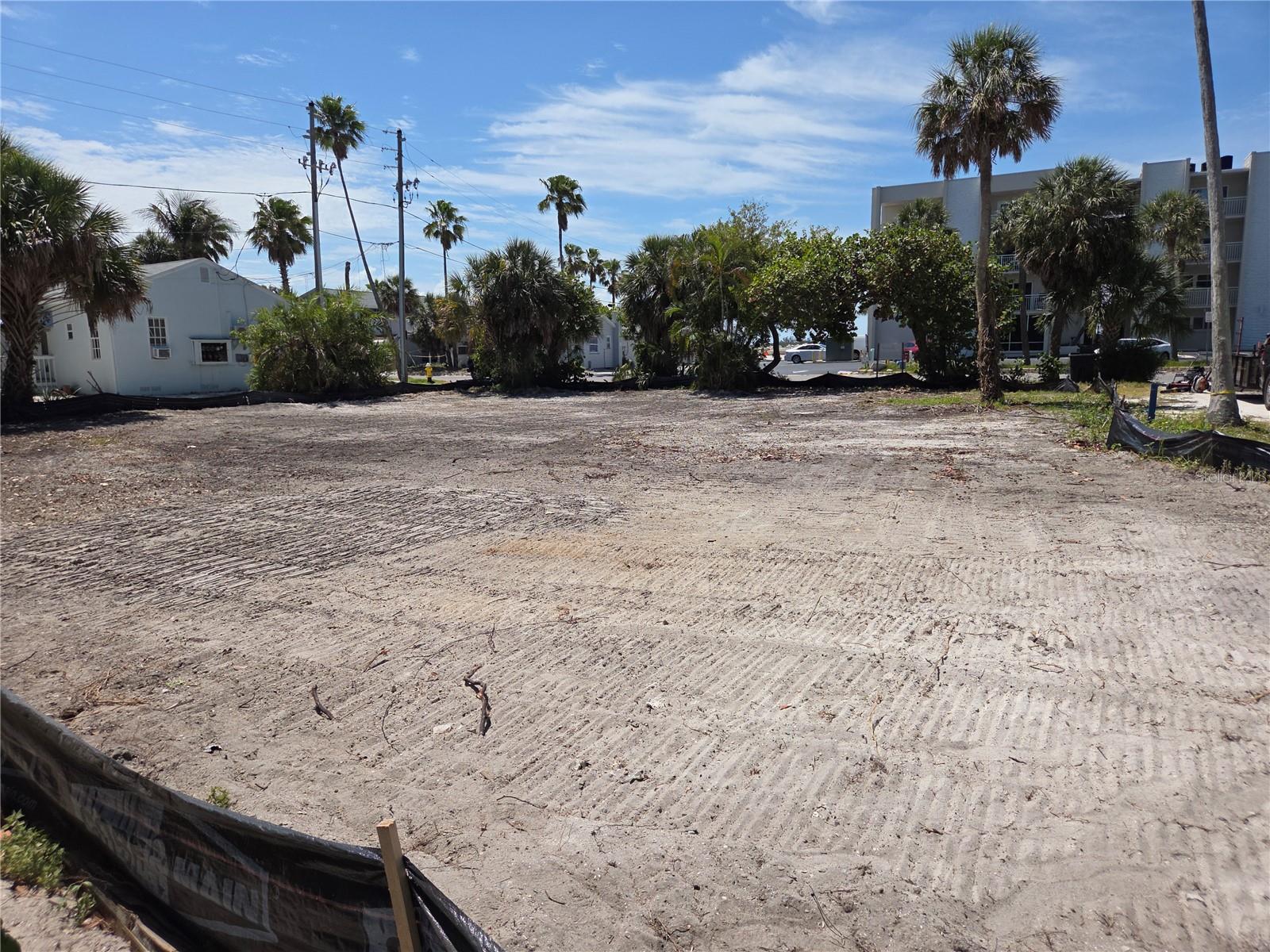 MOREY BEACH - Land