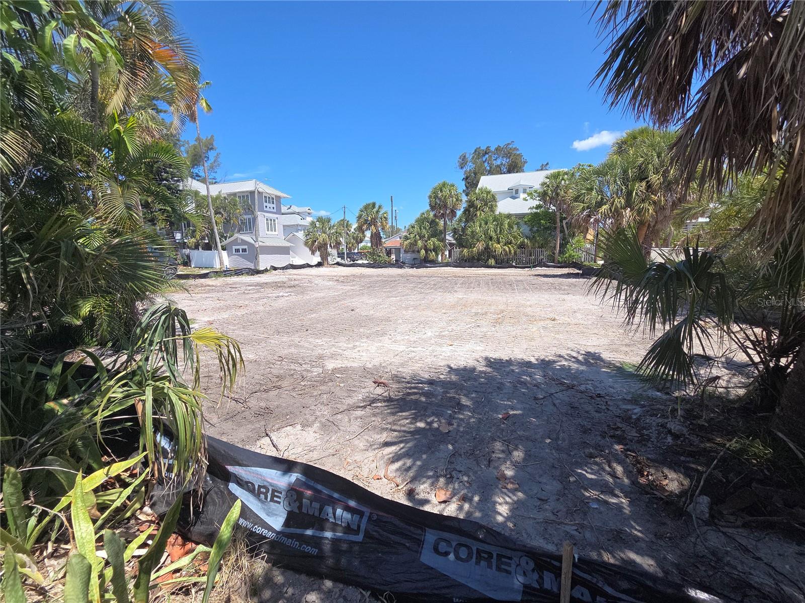 MOREY BEACH - Land