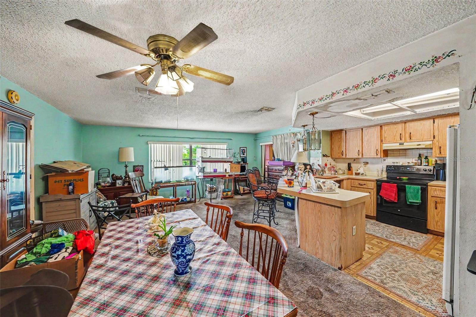 SPRING HILL UNIT 5 - Residential