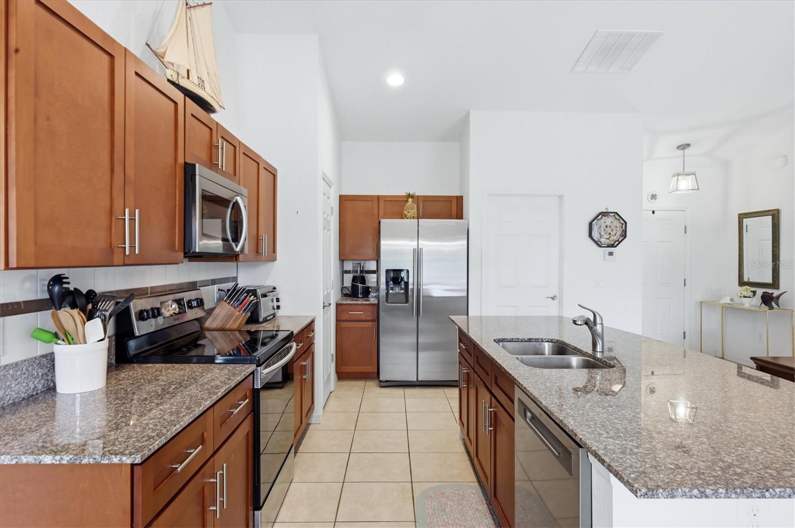 ROTONDA LAKES - Residential