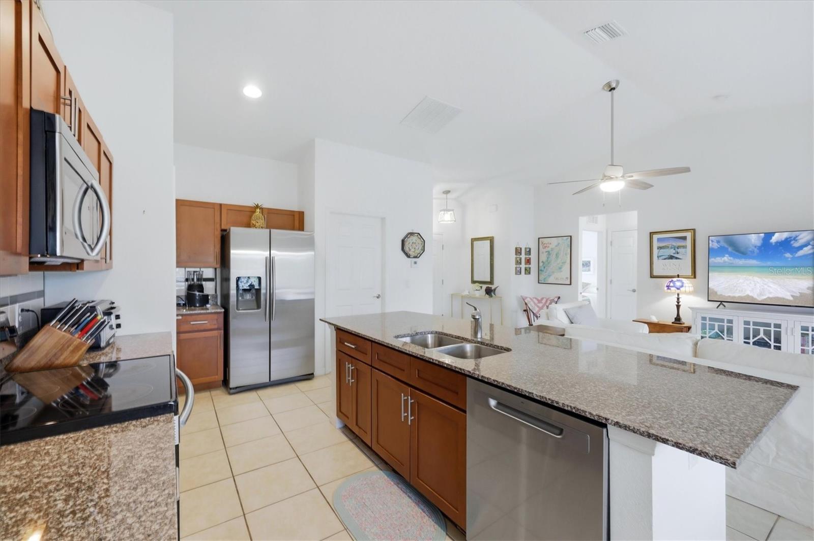 ROTONDA LAKES - Residential