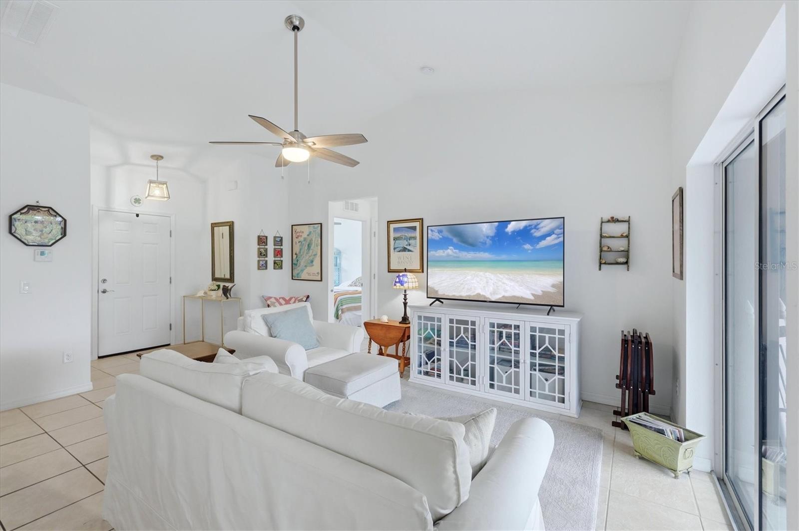 ROTONDA LAKES - Residential